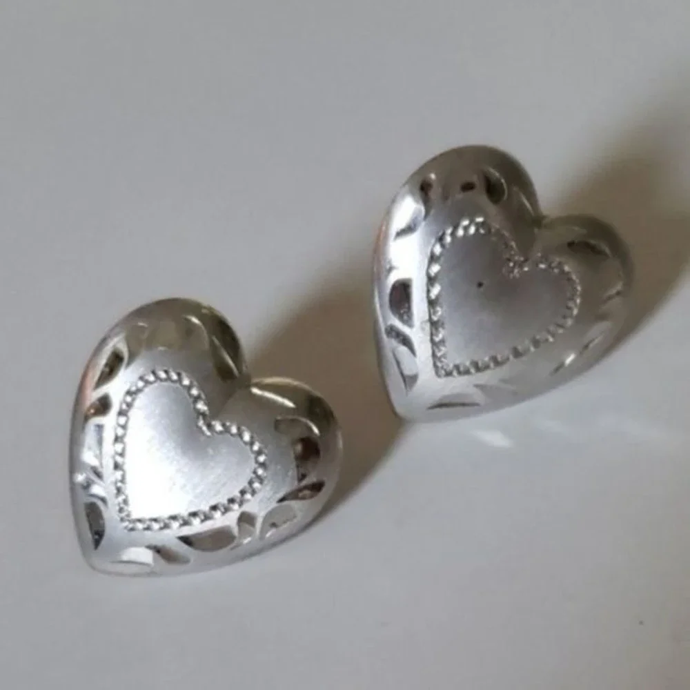 ๐ฉถ Vintage Beau B Heart Stud Earrings .925 Sterling Silver Beaucraft NWOT - Picture 1 of 7